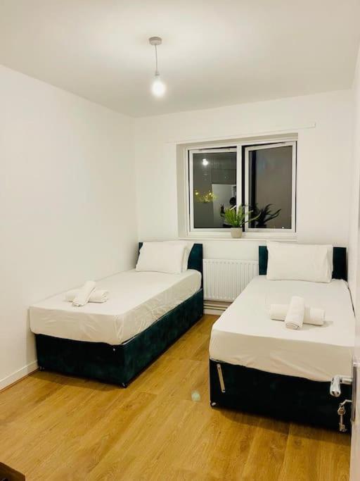 2bd Canarywharf Mile End Private Balcony Free Parking Appartamento