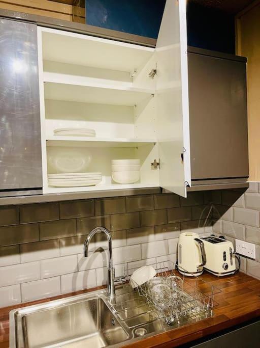 2bd Canarywharf Mile End Private Balcony Free Parking Londra