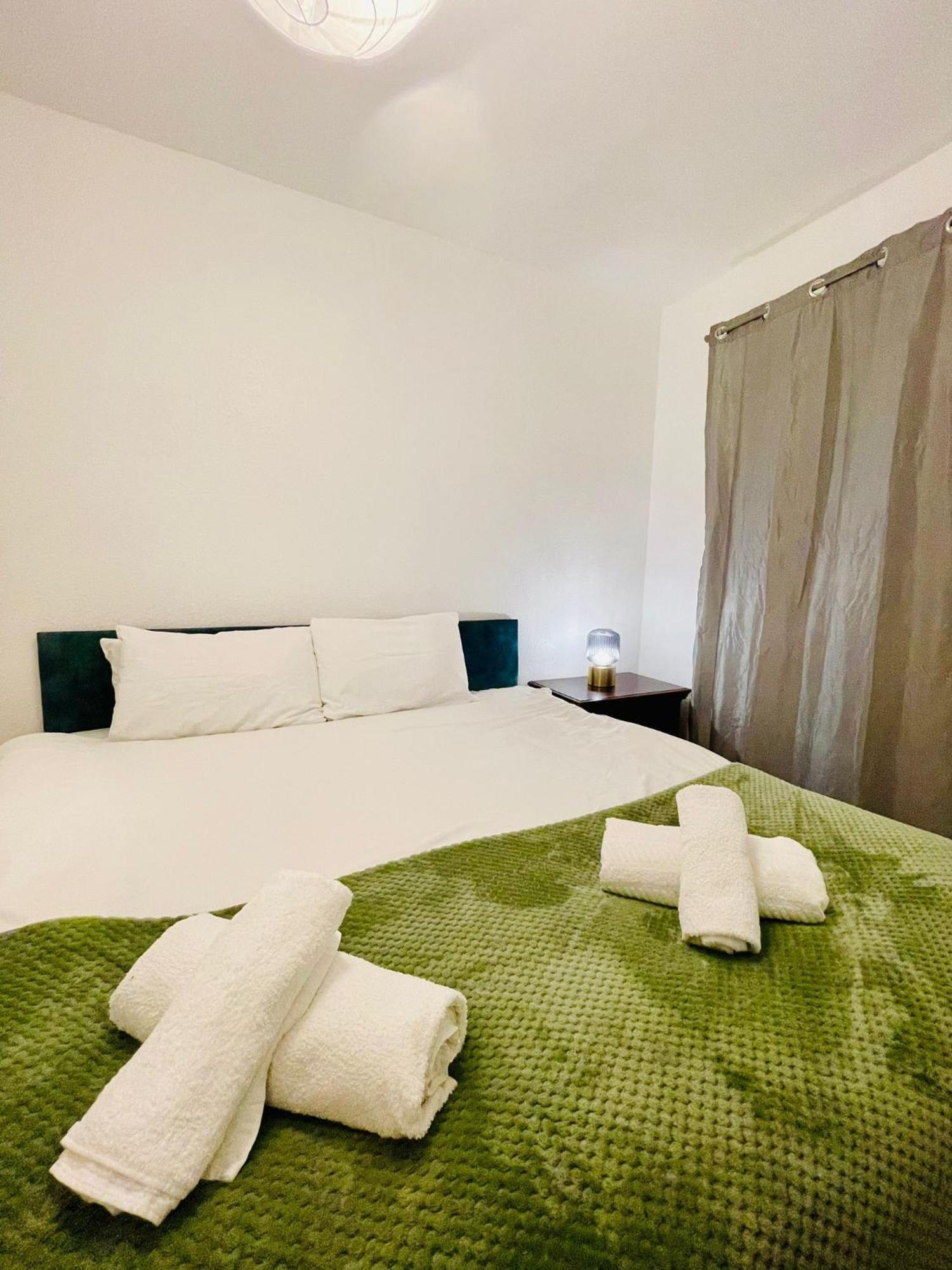 2bd Canarywharf Mile End Private Balcony Free Parking Londra