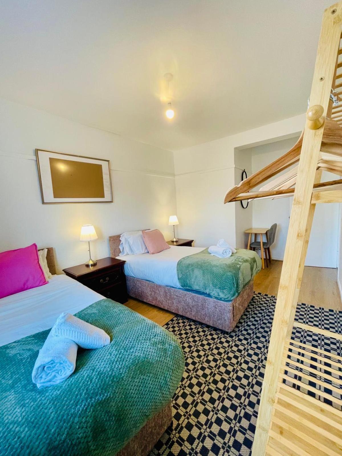 2bd Canarywharf Mile End Private Balcony Free Parking Appartamento Londra
