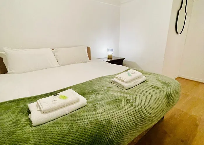 2Bd Canarywharf Mile End Private Balcony Free Parking